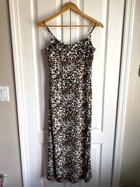 Almost Famous NWT, Leopard-Print Midi Summer Dress in a Women’s Size Medium.